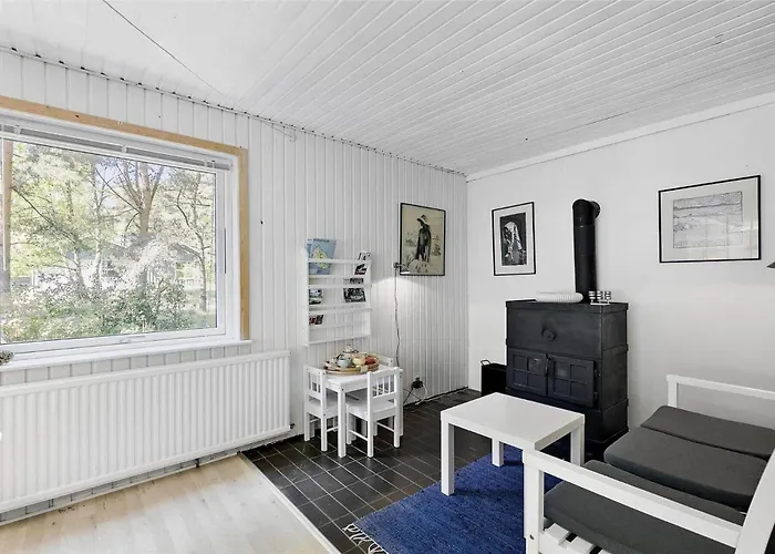 Tatil Evi 1438-aakirkeby-sortspaettevej-10